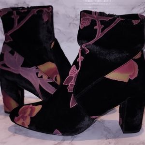 Steve Madden Velvet Bootie Sz 10